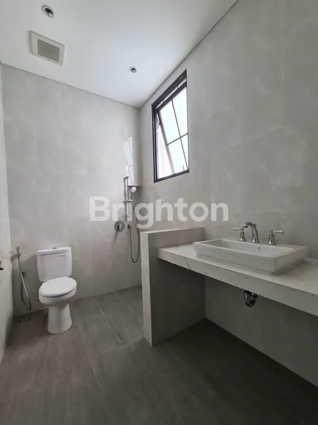 image RUMAH BARU GRESS CITRALAND UTAMA 2 LANTAI AMERICAN STYLE LOKASI STRATEGIS DEKAT SEKOLAH CIPUTRA DAN GWALK ROW JALAN 3 MBL HIGH QUALITY (4)