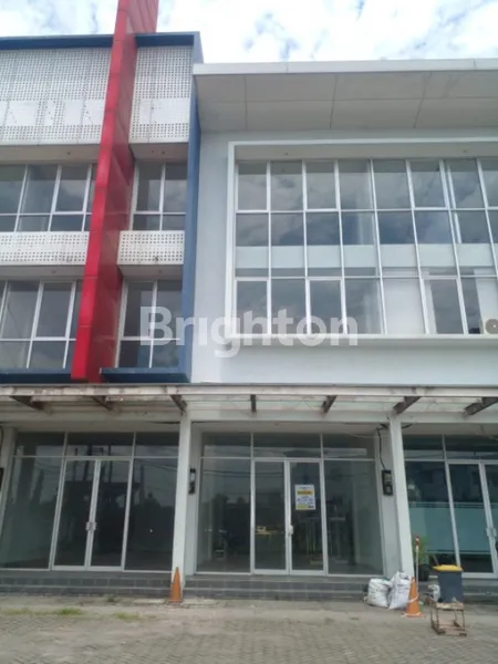 Gambar Property RUKO 3 LANTAI HADAP JALAN LEGUNDI SUMO GRESIK
