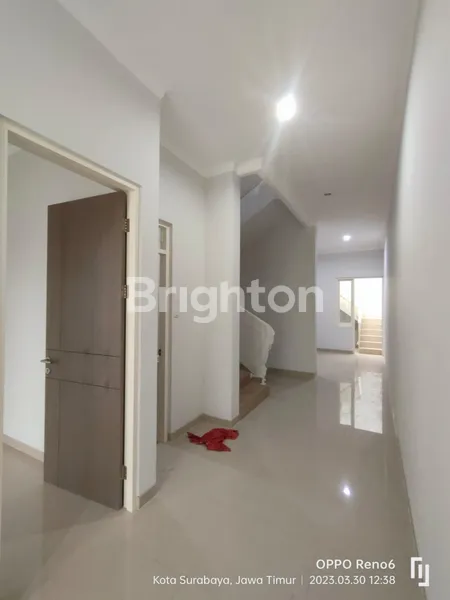 image RUMAH 2 LANTAI BARU GRESS SIAP HUNI DEKAT PAKUWON CITY MULYOSARI WISMA PERMAI KERTAJAYA  DHARMAHUSADA KENJERAN MERR KEPUTIH ITS UNAIR WIDYA MANDALA WM GALAXY MALL (2)