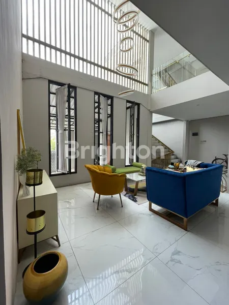image RUMAH 5 LANTAI MEWAH FASILITAS LENGKAP BINTARO JAKARTA SELATAN (1)