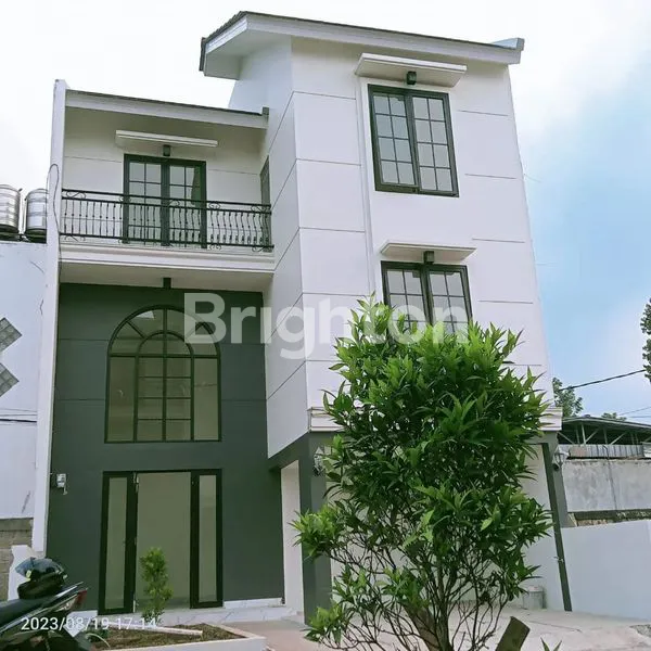 image RUMAH 2 LANTAI STRATEGIS 800JT AN DI CIBUBUR (1)
