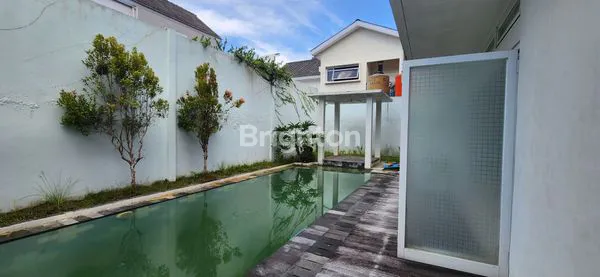 image RUMAH DUA LANTAI ADA KOLAM RENANG DI LINGKUNGAN PREMIUM (2)