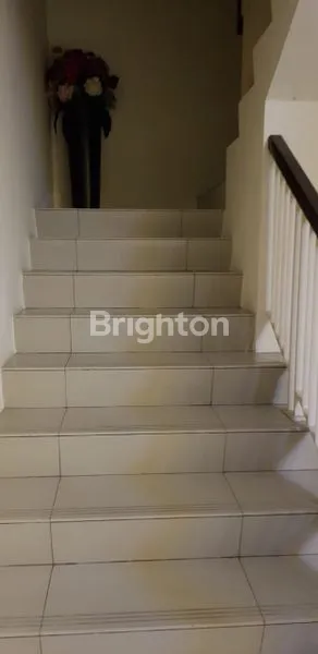 image RUMAH SIAP HUNI GOLF LAKE BERADA DEKAT DANAU BANGUNAN 2 LANTAI , JAKARTA BARAT (8)