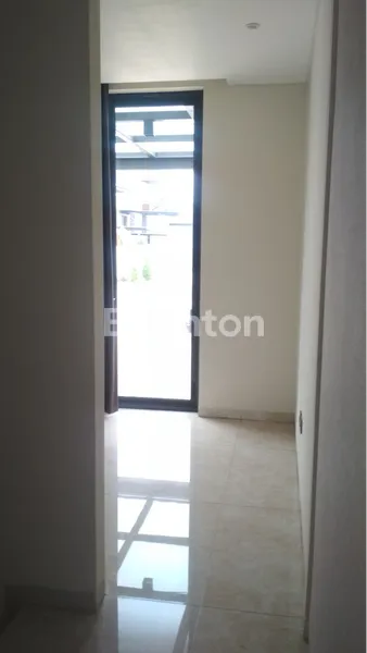 image FLAMINGO - RUMAH PREMIUM DI KAWASAN SUPERBLOK MEWAH DI KOTA WISATA BATU MALANG (7)