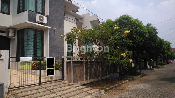 image RUMAH MEGAH DESAIN MODERN DI KEMANG PRATAMA 2 BEKASI (2)