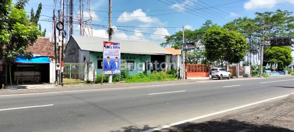 GUDANG DI JL RAYA LINGKAR TIMUR LUMAJANG