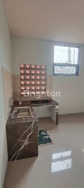 image RUMAH DI PERUMAHAN MENGANTI PERMAI GRESIK (4)