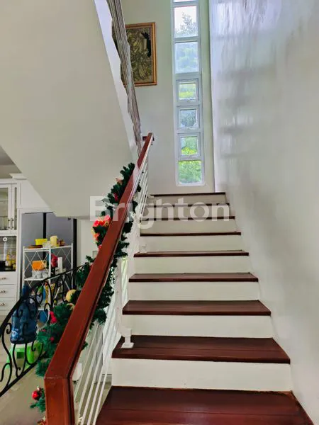 image RUMAH ELIT BERTINGKAT HARGA SANGAT MURAH  FULL FURNISHED DI PERUMAHAN ELIT KAKI GUNUNG GEDE BOGOR (3)