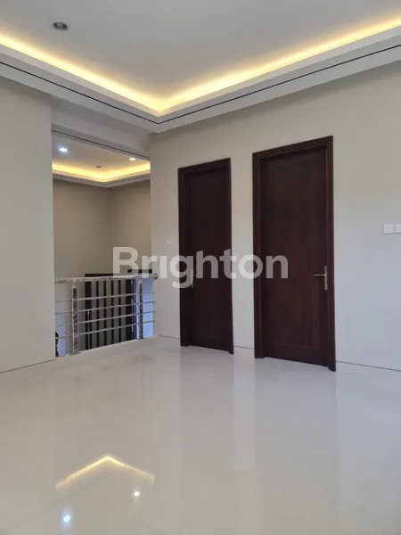 image RUMAH MODERN 2 LANTAI ARAYA 2 SURABAYA (2)