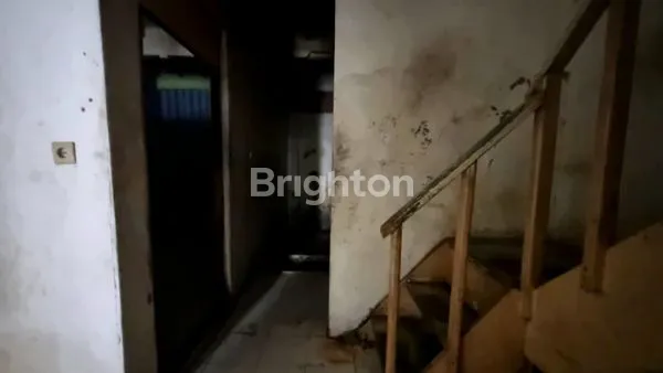 image RUMAH TUA MANGGIS TANJUNG DUREN HITUNG TANAH DAN BEBAS BANJIR (4)