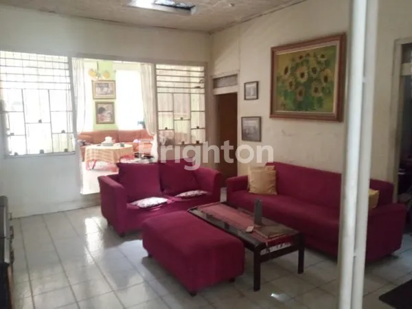 image "RUMAH DIJUAL JALAN LENGKONG KECIL : HUNIAN NYAMAN DEKAT KERAMAIAN WISATA KULINER MALAM, DENGAN AKSES MOTOR EKSKLUSIF" (3)