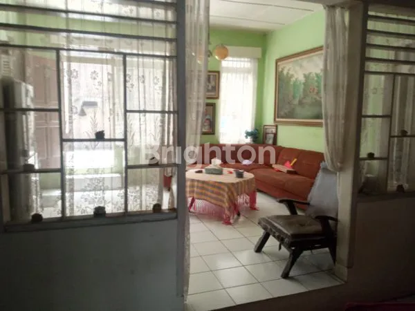 image "RUMAH DIJUAL JALAN LENGKONG KECIL : HUNIAN NYAMAN DEKAT KERAMAIAN WISATA KULINER MALAM, DENGAN AKSES MOTOR EKSKLUSIF" (5)