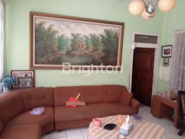 image "RUMAH DIJUAL JALAN LENGKONG KECIL : HUNIAN NYAMAN DEKAT KERAMAIAN WISATA KULINER MALAM, DENGAN AKSES MOTOR EKSKLUSIF" (6)