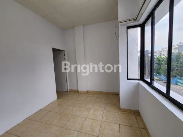 image RUKO HOEK KAVPOLRI  JELAMBAR GROGOL JAKARTA BARAT BAR (7)