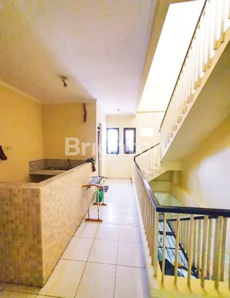 image RUKO RAYA RUNGKUT 2M AN JALAN KEMBAR SIAP HUNI TERAWAT (1)