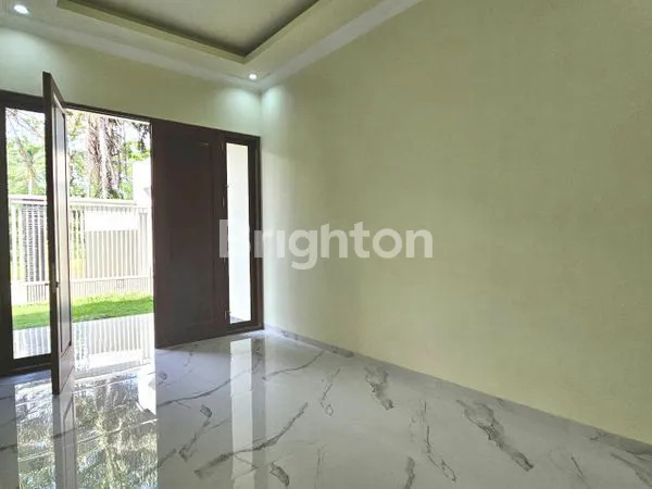 image RUMAH 2 LANTAI BARU GRESS MODERN ARAYA MALANG (3)