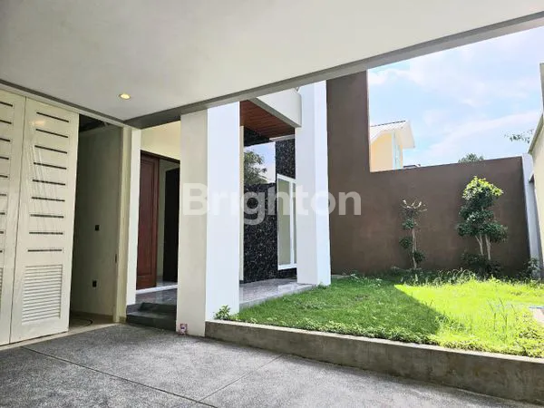image RUMAH 2 LANTAI BARU GRESS MODERN ARAYA MALANG (5)