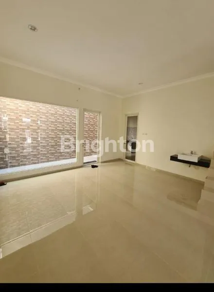 image RUMAH EXECUTIVE 2 LANTAI TURUN HARGA (2)