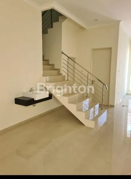 image RUMAH EXECUTIVE 2 LANTAI TURUN HARGA (5)