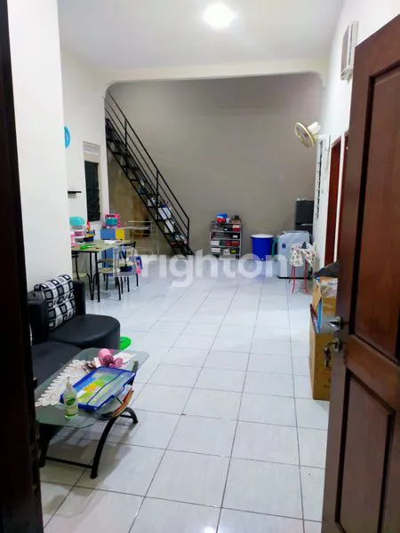 image RUMAH SIMPANGAN MOBIL SELOMAS PANGGUNG LOR SEMARANG DEKAT STASIUN PONCOL (4)