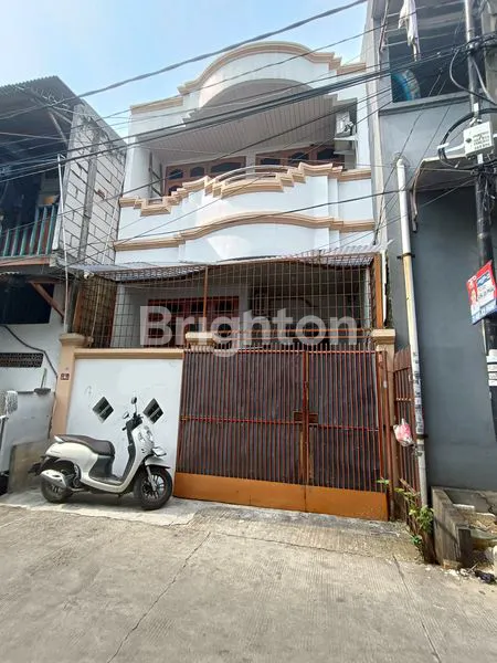 image RUMAH 2 LANTAI DI TELUK GONG JAKARTA UTARA (1)
