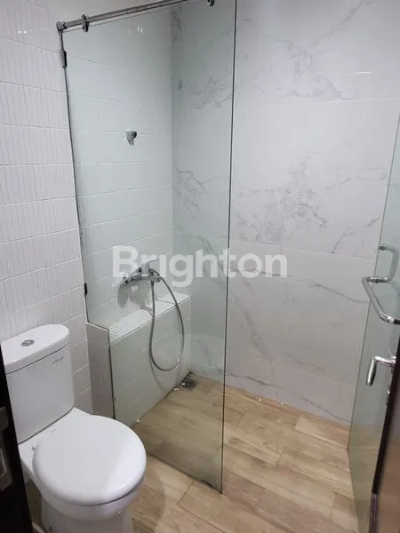 image RUMAH CANTIK FURNIAH DI CLUSTER ELIT ALAM SUTERA TANGERANG (3)