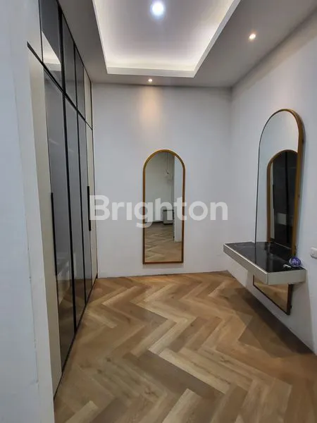 image RUMAH CANTIK FURNIAH DI CLUSTER ELIT ALAM SUTERA TANGERANG (7)