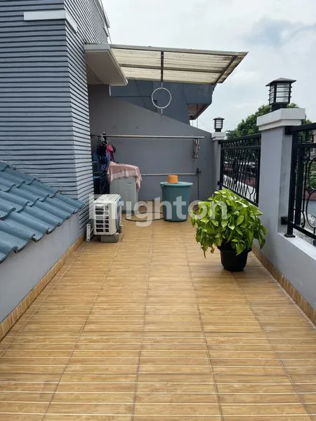 image RUMAH 2 LANTAI SEMI-FURNISH STRATEGIS DEKAT PASAR PEJUANG BEKASI (8)