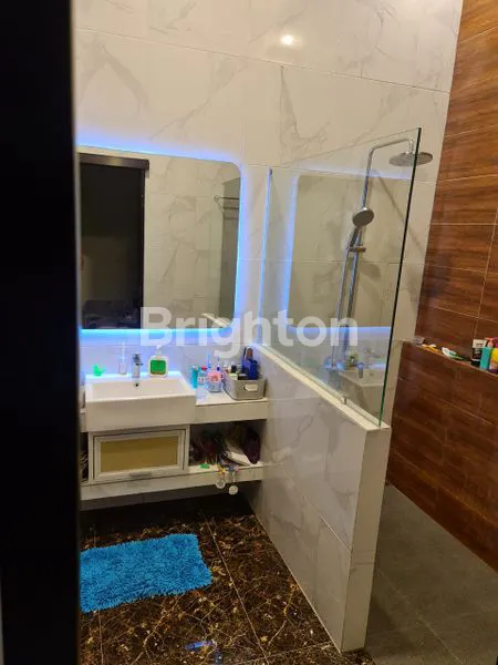 image RUMAH MINIMALIS MODERN DI VPT MALANG (5)