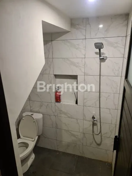 image RUMAH MINIMALIS MODERN DI VPT MALANG (8)