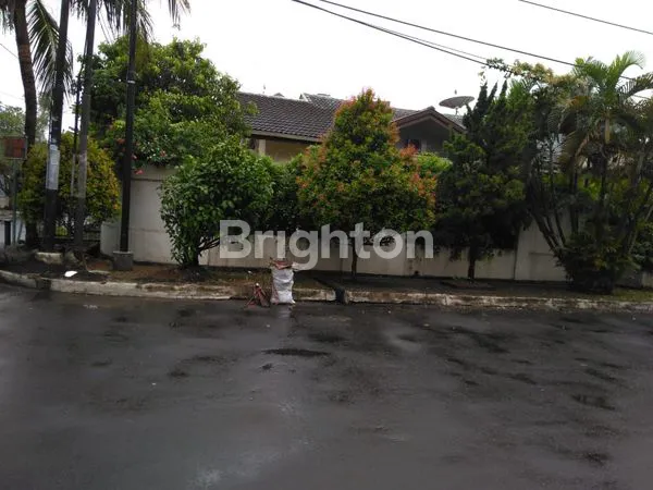 image RUMAH HOEK TAMAN ALFA INDAH JAKARTA BARAT (2)