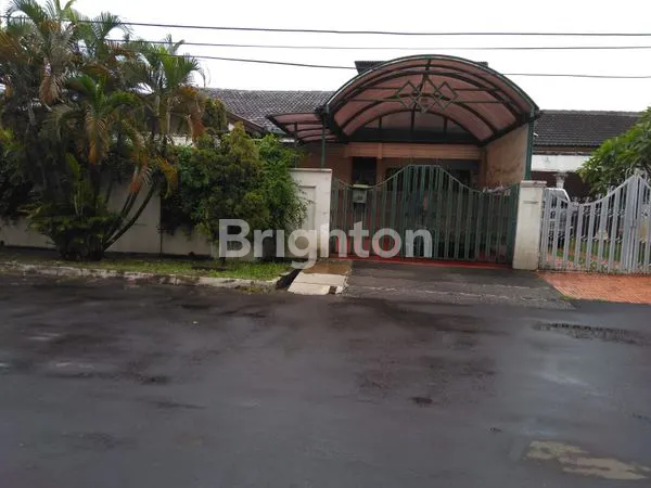 image RUMAH HOEK TAMAN ALFA INDAH JAKARTA BARAT (1)