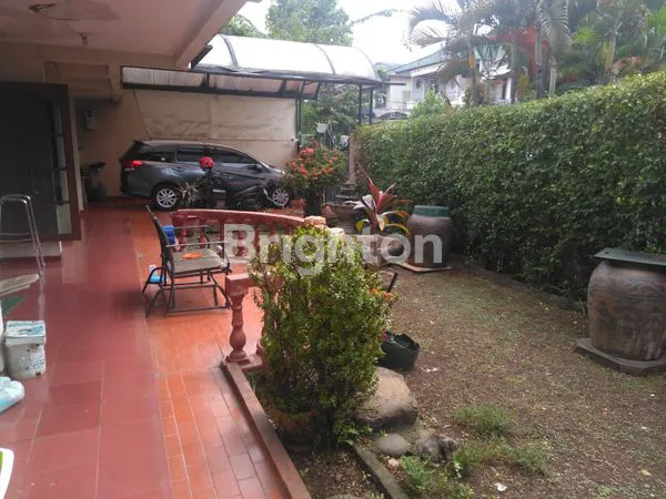 image RUMAH HOEK TAMAN ALFA INDAH JAKARTA BARAT (3)