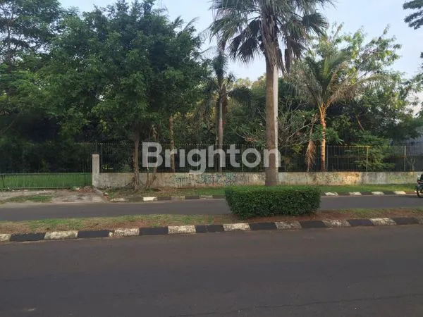 TANAH KAVLING DI BOULEVARD MODERN LAND TANGERANG.  BELAKANGNYA VIEW GOLF