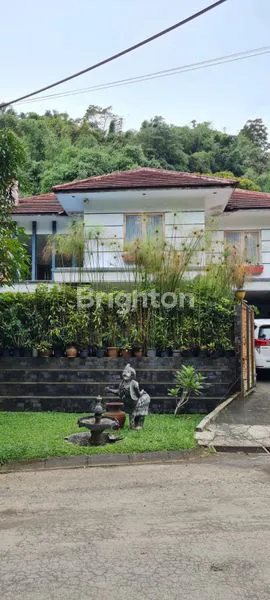 image RUMAH MEWAH  2 LANTAI SIAP HUNI DI KOMPLEK VILLA TRINITI BANDUNG (1)