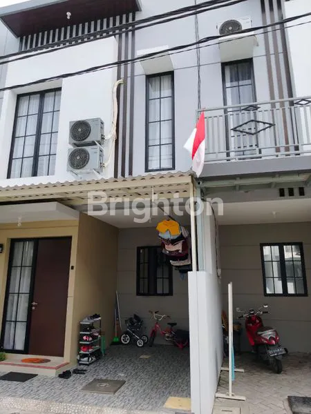 image RUMAH MINIMALIS 2 LANTAI REGENCY ONE BABATAN. PANTAI (1)