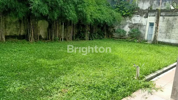 image RUMAH KLASIK, LUAS DAN ASRI LOKASI TAMAN KENCANA (7)