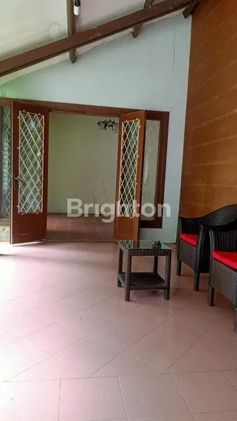 image RUMAH KLASIK, LUAS DAN ASRI LOKASI TAMAN KENCANA (2)