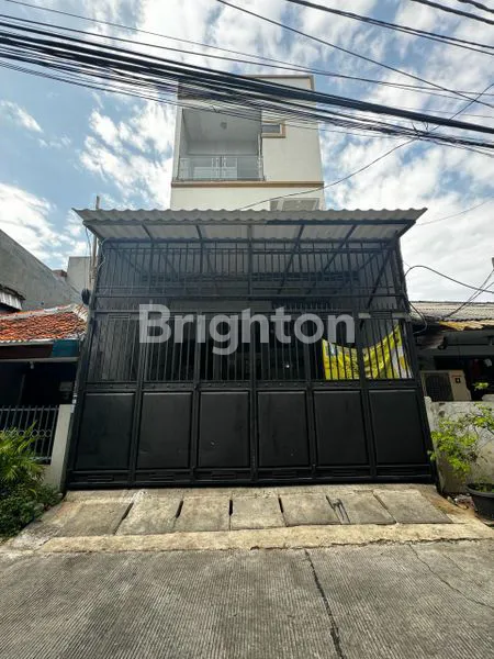 image RUMAH 3 1/2 LANTAI JELAMBAR (1)