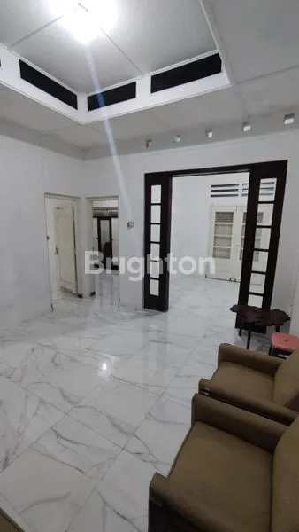 image RUMAH DIJUAL ESTENTIK DAN TERAWAT. JL TAMBAK SARI (2)