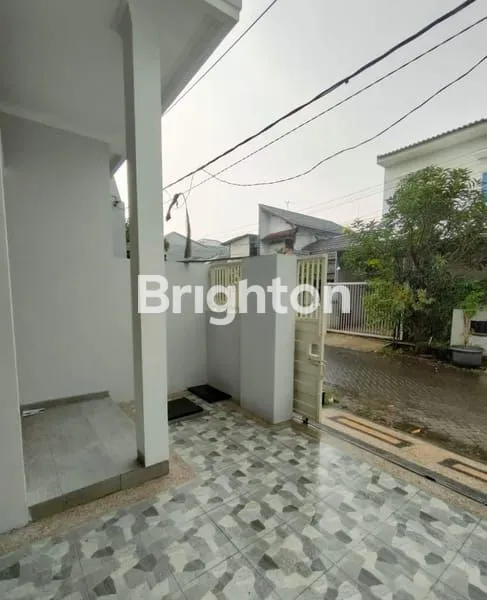 image RUMAH 2 LANTAI BARU GRESS, SIAP HUNI, DEKAT SUPERINDO MULYOSARI PAKUWON CITY ITS UNAIR RS MITRA KELUARGA KENJERAN MERR (2)