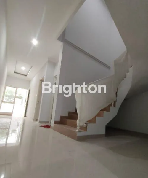 image RUMAH 2 LANTAI BARU GRESS, SIAP HUNI, DEKAT SUPERINDO MULYOSARI PAKUWON CITY ITS UNAIR RS MITRA KELUARGA KENJERAN MERR (4)