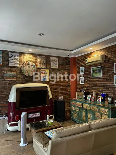 image RUMAH 2 LANTAI NYAMAN UNTUK KELUARGA (3)