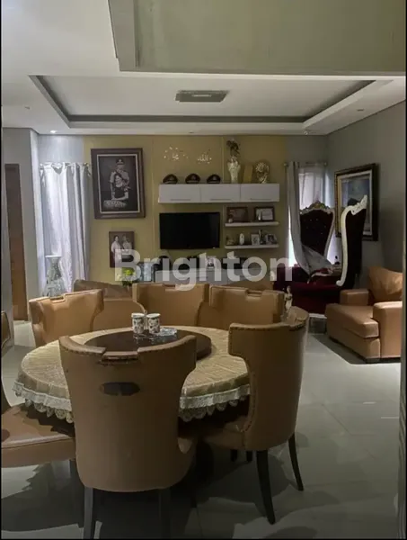 image RUMAH MEWAH 3 LANTAI SIAP HUNI POSISI HOEK DI PAMULANG TANGERANG  (6)