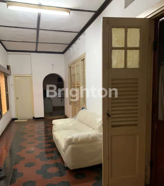 RUMAH JL ARGOPURO R.TAMU, R.MAKAN, DAPUR, GUDANG, JEMURAN