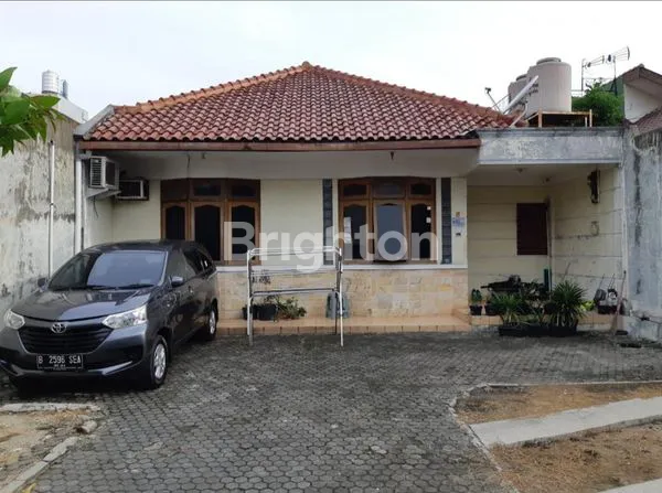 image RUMAH DI JUAL DEKAT STASIUN MATRAMAN DAN HALTE BUSWAY DI JATINEGARA (1)