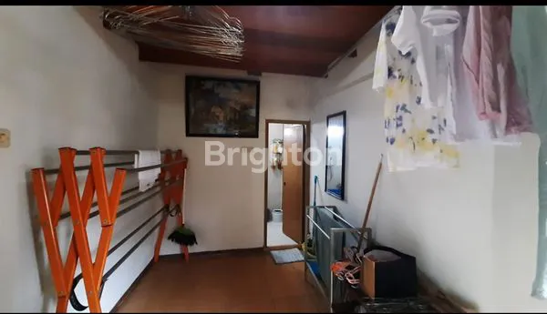 image RUMAH 2LT DI KEBON JERUK - JAKARTA BARAT YANG SANGAT RAPIH DAN SIAP HUNI (5)