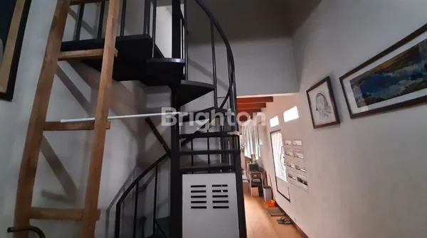 image RUMAH 2LT DI KEBON JERUK - JAKARTA BARAT YANG SANGAT RAPIH DAN SIAP HUNI (8)