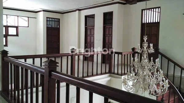 image RUMAH SIAP HUNI 2 LANTAI BISA UNTUK PERKANTORAN (8)