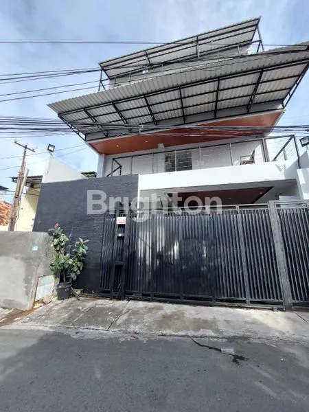 image TURUN HARGA! RUMAH KOS TAWAKAL FULL TERISI DEKAT KAMPUS TRISAKTI JAKARTA BARAT (1)